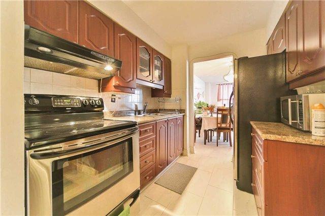1004 - 45 Sunrise Ave, Condo with 3 bedrooms, 2 bathrooms and 1 parking in Toronto ON | Image 7