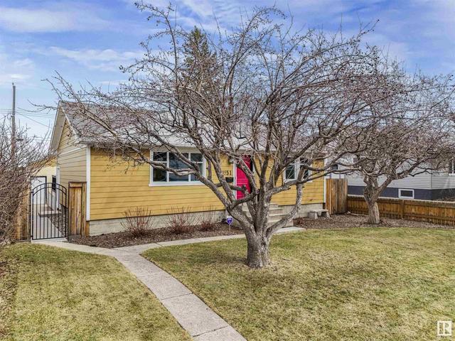 10551 40 St Nw, House detached with 3 bedrooms, 2 bathrooms and 4 parking in Edmonton AB | Image 2