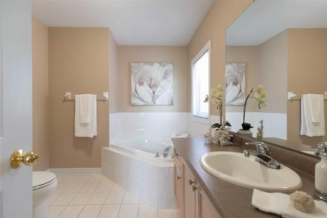60 St. Michele Pl, House detached with 4 bedrooms, 3 bathrooms and 6 parking in Vaughan ON | Image 9