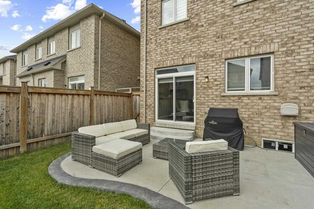 116 Lesabre Cres, House semidetached with 3 bedrooms, 3 bathrooms and 3 parking in Brampton ON | Image 21