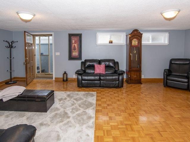 47 Campbell Dr, House detached with 3 bedrooms, 2 bathrooms and 7 parking in Brampton ON | Image 13