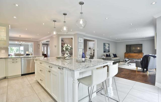 1405 Creekwood Tr, House detached with 4 bedrooms, 4 bathrooms and 6 parking in Oakville ON | Image 4