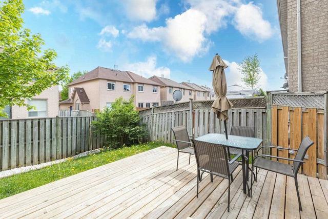 57 Gilgorm Rd, Townhouse with 3 bedrooms, 2 bathrooms and 1 parking in Brampton ON | Image 17