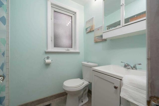 420 Lanor Ave, House detached with 3 bedrooms, 2 bathrooms and 3 parking in Toronto ON | Image 2