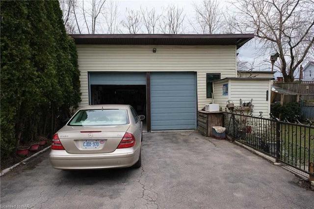 5684 Spring St, House detached with 2 bedrooms, 3 bathrooms and 5 parking in Niagara Falls ON | Image 12