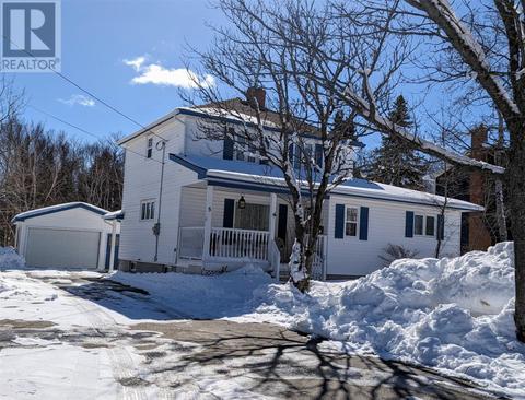 5 Memorial Drive, House detached with 3 bedrooms, 2 bathrooms and null parking in Gander NL | Card Image