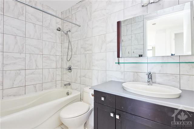 420 Berkley Avenue, Condo with 2 bedrooms, 1 bathrooms and 1 parking in Ottawa ON | Image 11