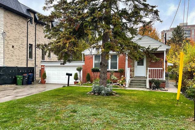 upper - 28 Irvington Cres, House detached with 3 bedrooms, 1 bathrooms and 2 parking in Toronto ON | Image 36