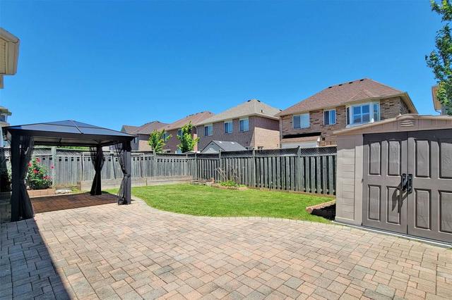 27 Baintree St, House detached with 4 bedrooms, 3 bathrooms and 4 parking in Markham ON | Image 35