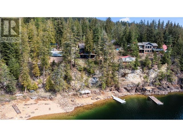 6 - 6432 Sunnybrae Canoe Point Road, House detached with 3 bedrooms, 2 bathrooms and 5 parking in Columbia Shuswap C BC | Image 10