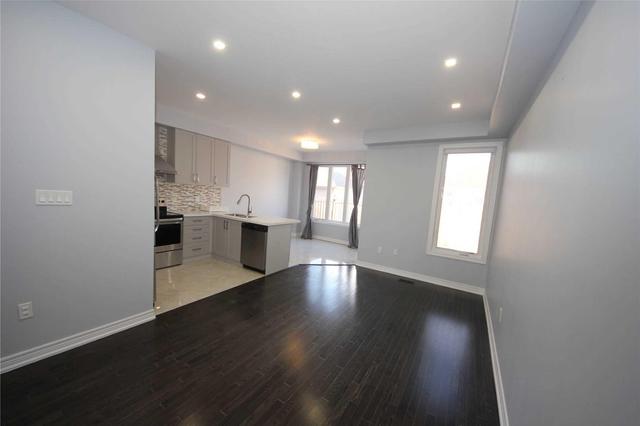 856 Castlemore Ave, House attached with 3 bedrooms, 3 bathrooms and 1 parking in Markham ON | Image 4