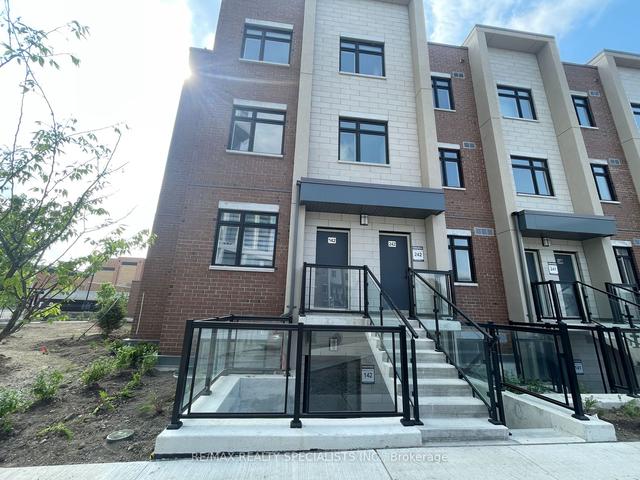 142 - 1060 Douglas Mccurdy, Townhouse with 3 bedrooms, 2 bathrooms and 1 parking in Mississauga ON | Image 1