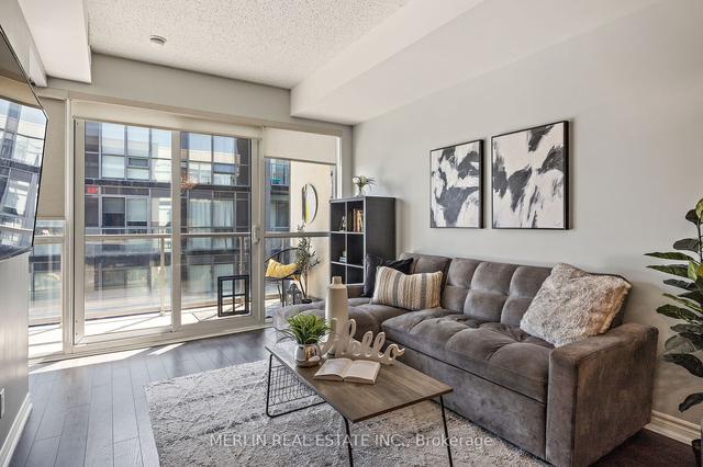 1015 - 15 James Finlay Way, Condo with 1 bedrooms, 1 bathrooms and 1 parking in Toronto ON | Image 3