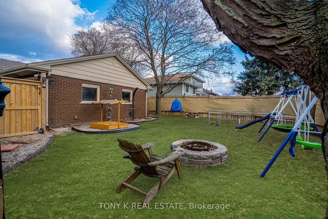 63 Sherwood Rise, House detached with 3 bedrooms, 2 bathrooms and 3 parking in Hamilton ON | Image 10