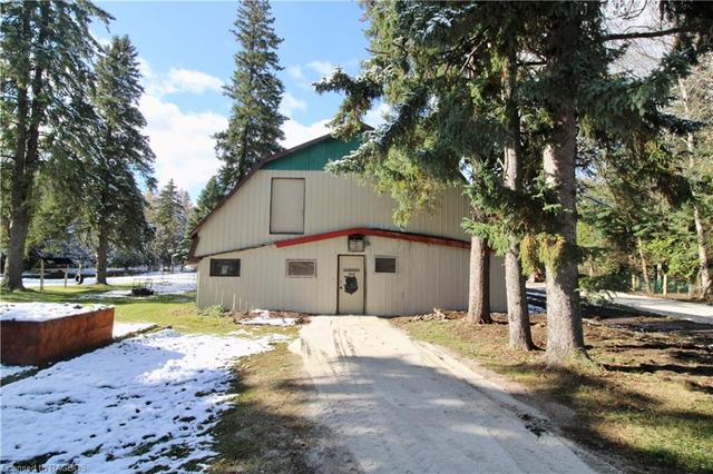 315338 Highway 6, House detached with 1 bedrooms, 1 bathrooms and 11 parking in Chatsworth ON | Image 36