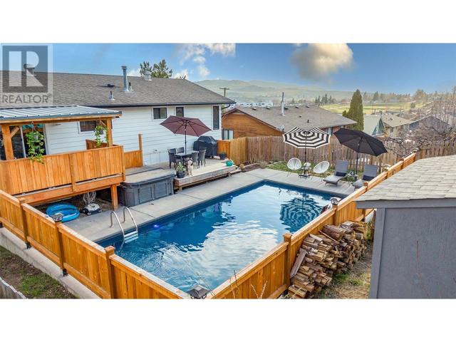 1205 25 Avenue, House detached with 4 bedrooms, 2 bathrooms and 4 parking in Vernon BC | Image 39