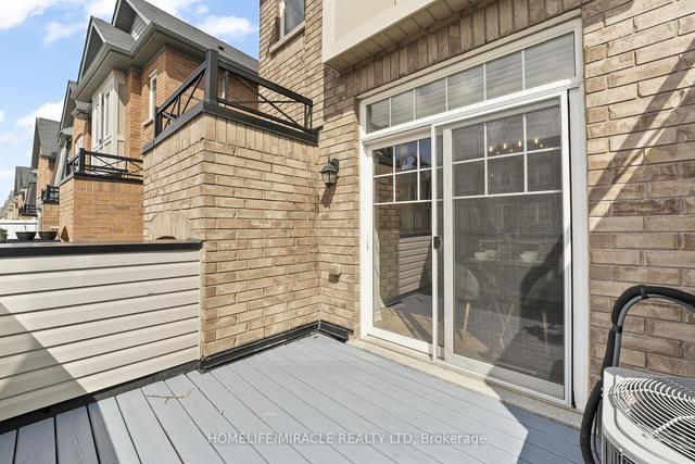 80 Magdalene Cres, House attached with 3 bedrooms, 3 bathrooms and 3 parking in Brampton ON | Image 4