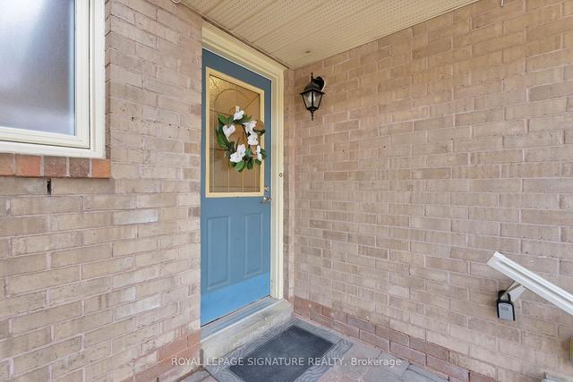 11 Farnham Dr, Townhouse with 3 bedrooms, 4 bathrooms and 2 parking in Brampton ON | Image 23