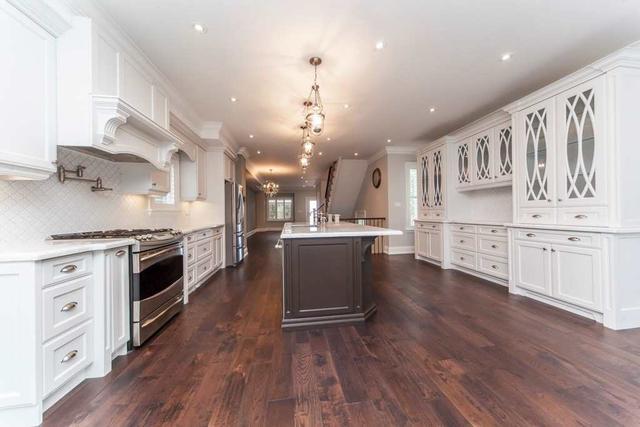 213 Virginia Ave, House detached with 4 bedrooms, 4 bathrooms and 2 parking in Toronto ON | Image 7
