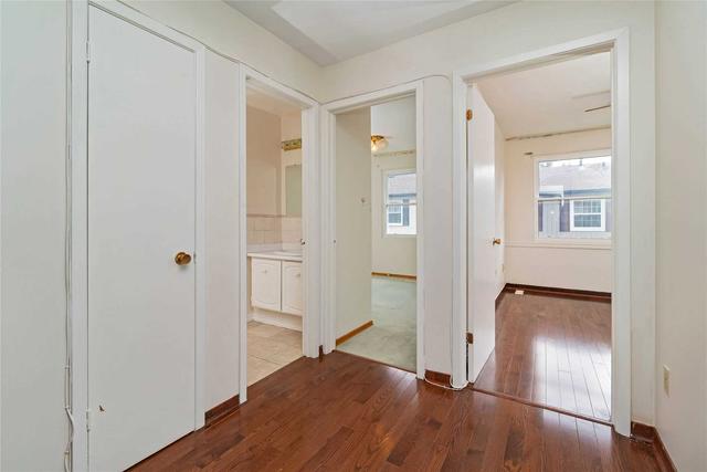 81 Palmdale Dr, Townhouse with 4 bedrooms, 2 bathrooms and 1 parking in Toronto ON | Image 8