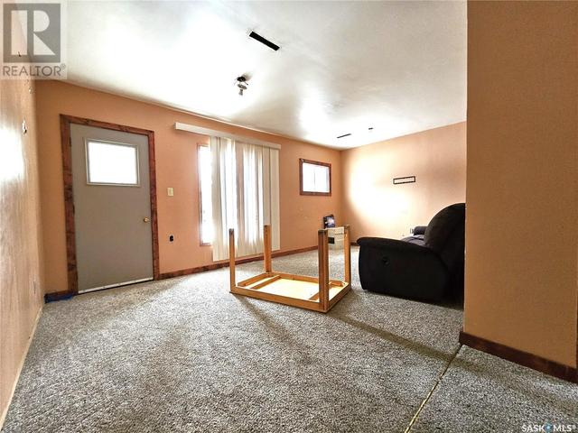 124 Theodore Street, House detached with 2 bedrooms, 1 bathrooms and null parking in Theodore SK | Image 4