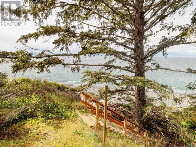 8519 West Coast Rd, House detached with 1 bedrooms, 1 bathrooms and 3 parking in Juan de Fuca BC | Image 25