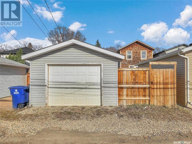 1221 8th Avenue N, House detached with 3 bedrooms, 2 bathrooms and null parking in Saskatoon SK | Image 25