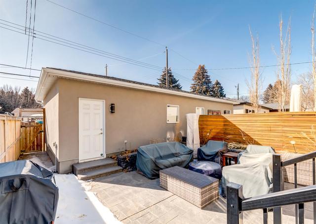 913 Rundle Crescent Ne, Home with 3 bedrooms, 3 bathrooms and 2 parking in Calgary AB | Image 44