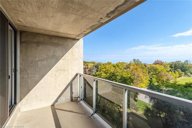 707 - 20 Speers Road, House attached with 2 bedrooms, 2 bathrooms and 1 parking in Oakville ON | Image 30