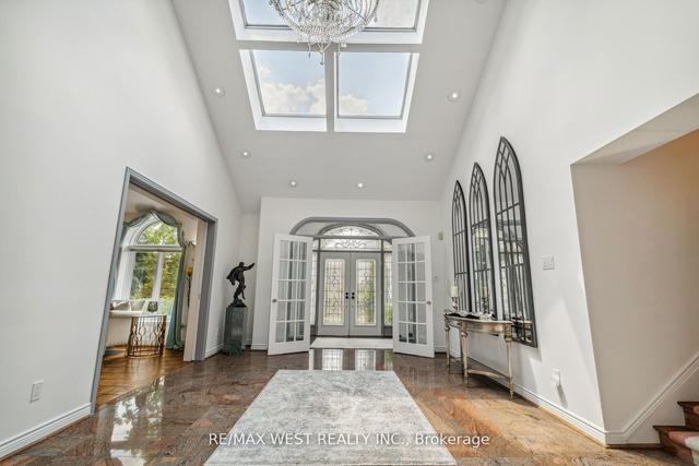7 Palace Arch Dr, House detached with 6 bedrooms, 6 bathrooms and 10 parking in Toronto ON | Image 27
