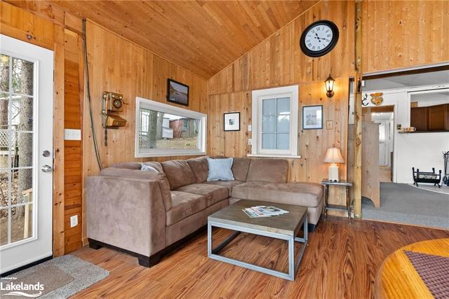 1038 Fitchett Lane, House detached with 3 bedrooms, 1 bathrooms and 3 parking in Gravenhurst ON | Image 42