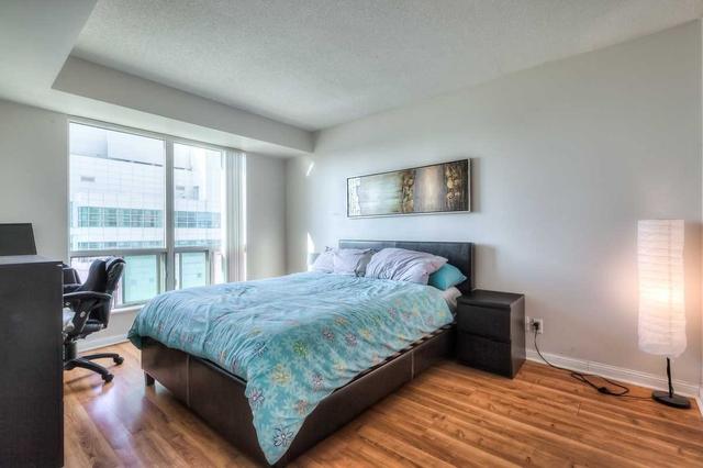 606 - 1 Lee Centre Dr, Condo with 2 bedrooms, 2 bathrooms and 1 parking in Toronto ON | Image 9