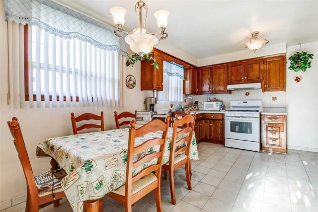 17 Arcade Dr, House detached with 3 bedrooms, 2 bathrooms and 3 parking in Toronto ON | Image 4