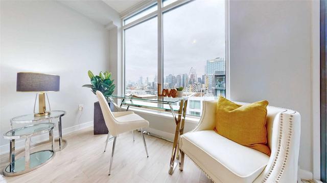 1612 - 27 Bathurst St, Condo with 2 bedrooms, 2 bathrooms and 0 parking in Toronto ON | Image 6