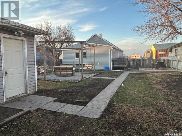 610 Fifth Street, House detached with 2 bedrooms, 1 bathrooms and null parking in Estevan SK | Image 21