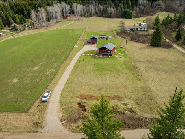 2346 Upper Glade Road, House detached with 2 bedrooms, 3 bathrooms and 10 parking in Central Kootenay I BC | Image 9