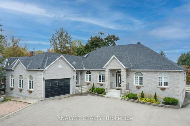 13076 Keele St, House detached with 5 bedrooms, 7 bathrooms and 12 parking in King ON | Image 12