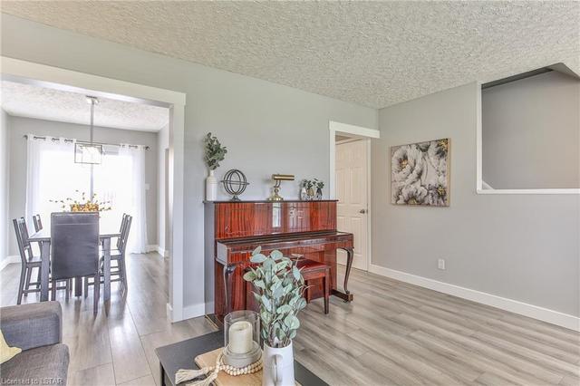 105 Maple Avenue, House semidetached with 4 bedrooms, 1 bathrooms and null parking in Stratford ON | Image 7