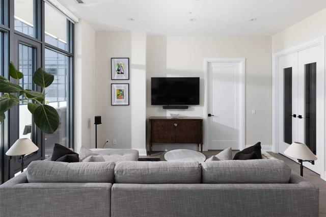 uph01 - 20 Lombard St, Condo with 2 bedrooms, 2 bathrooms and 1 parking in Toronto ON | Image 2