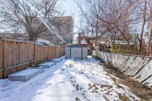90 Madelaine Ave, House detached with 2 bedrooms, 2 bathrooms and 1 parking in Toronto ON | Image 32