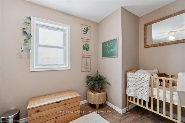 118 Cobden St, House detached with 2 bedrooms, 2 bathrooms and 3 parking in Sarnia ON | Image 11