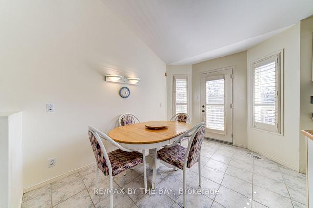 27 Barker Blvd, Condo with 3 bedrooms, 4 bathrooms and 4 parking in Collingwood ON | Image 2