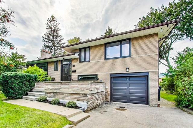 28 Commons Dr, House detached with 3 bedrooms, 2 bathrooms and 4 parking in Toronto ON | Image 12
