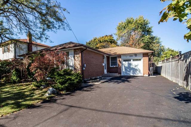 896 Vicki Dr, House detached with 3 bedrooms, 3 bathrooms and 7 parking in Pickering ON | Image 1