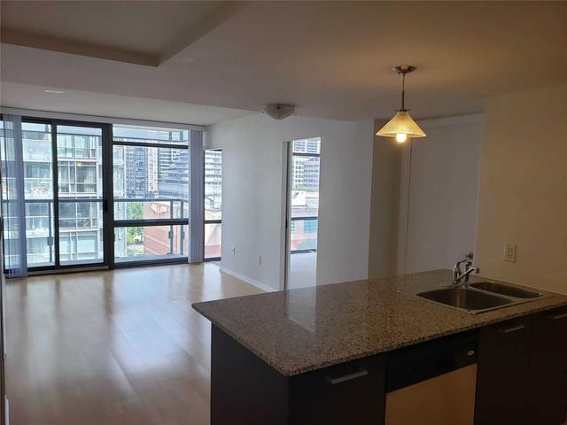 809 - 38 Grenville St, Condo with 2 bedrooms, 2 bathrooms and 1 parking in Toronto ON | Image 4