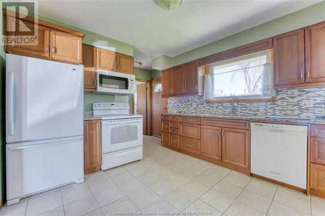 984 Villaire Avenue, Home with 3 bedrooms, 1 bathrooms and null parking in Windsor ON | Image 20