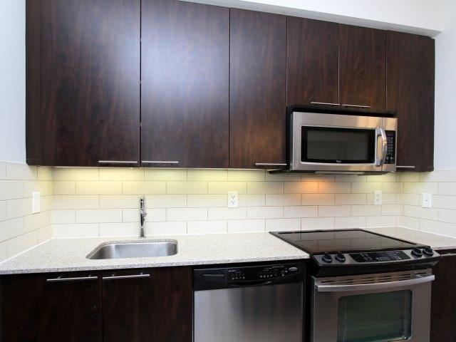 1013 - 70 Roehampton Ave, Condo with 2 bedrooms, 2 bathrooms and 1 parking in Toronto ON | Image 5