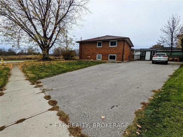 1525 Park Rd S, House detached with 3 bedrooms, 2 bathrooms and 6 parking in Oshawa ON | Image 11