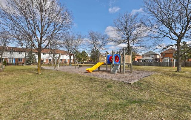 11 - 1485 Torrington Dr, Townhouse with 3 bedrooms, 2 bathrooms and 1 parking in Mississauga ON | Image 17
