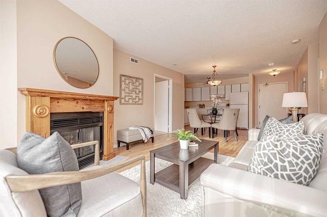 207 - 126 Bell Farm Rd, Condo with 2 bedrooms, 2 bathrooms and 1 parking in Barrie ON | Image 6